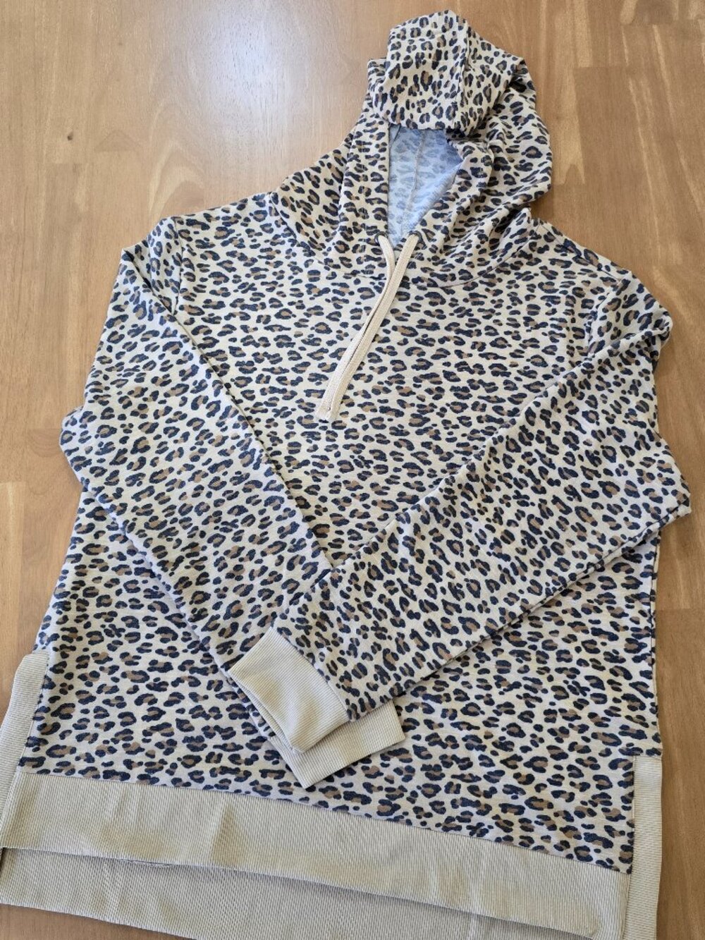Emily Daniels Animal Leopard Print‎ Lightweight Tunic Split Waist Hoodie Tan LG